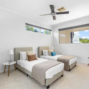 mt-coolum-family-friendly-beach-house.hotelssunshinecoast.net/